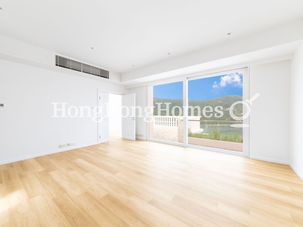 Master Bedroom with Private Terrace — The Redhill Peninsula - Palm Drive, Tai Tam