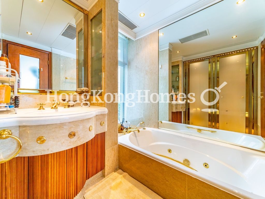 Master Bathroom — Regence Royale - Block 02, Mid-levels Central