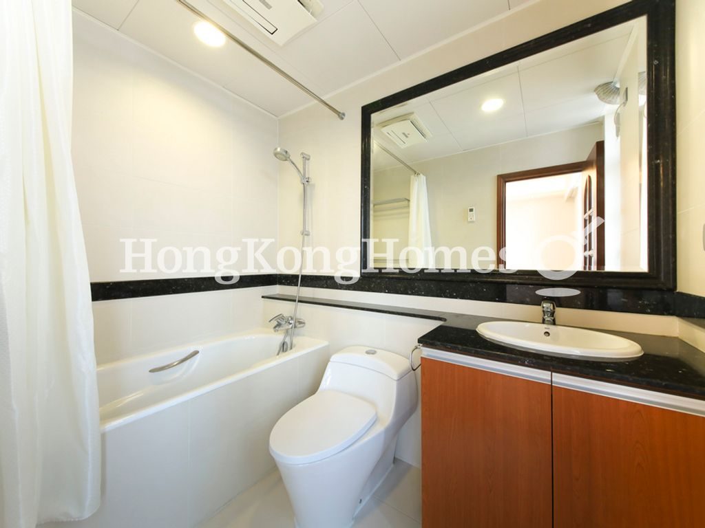 Third Ensuite Bathroom — Chung Tak Mansion, Mid-levels Central
