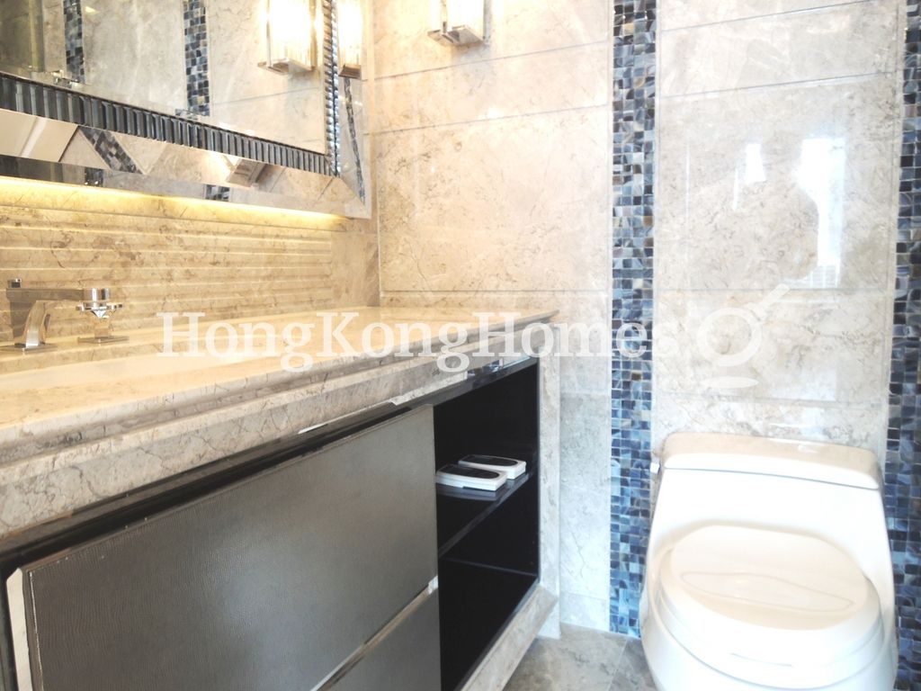 Second Ensuite Bathroom — Kennedy Park at Central, Mid-levels Central