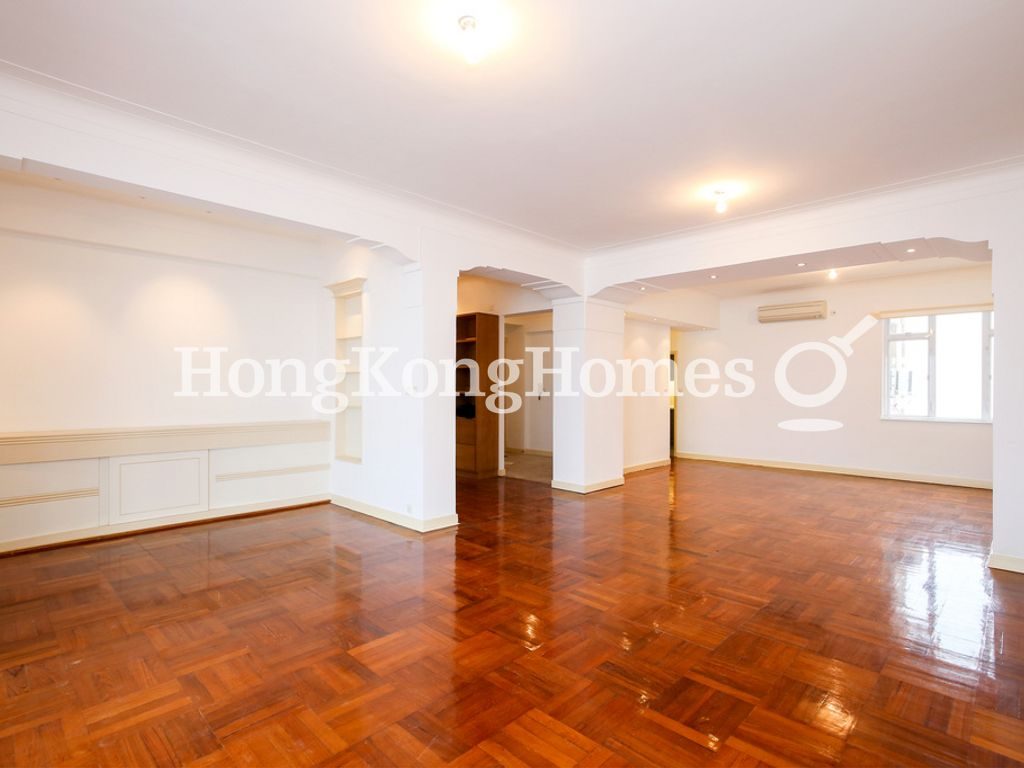 Living and Dining Room — La Hacienda - Apartment A, The Peak