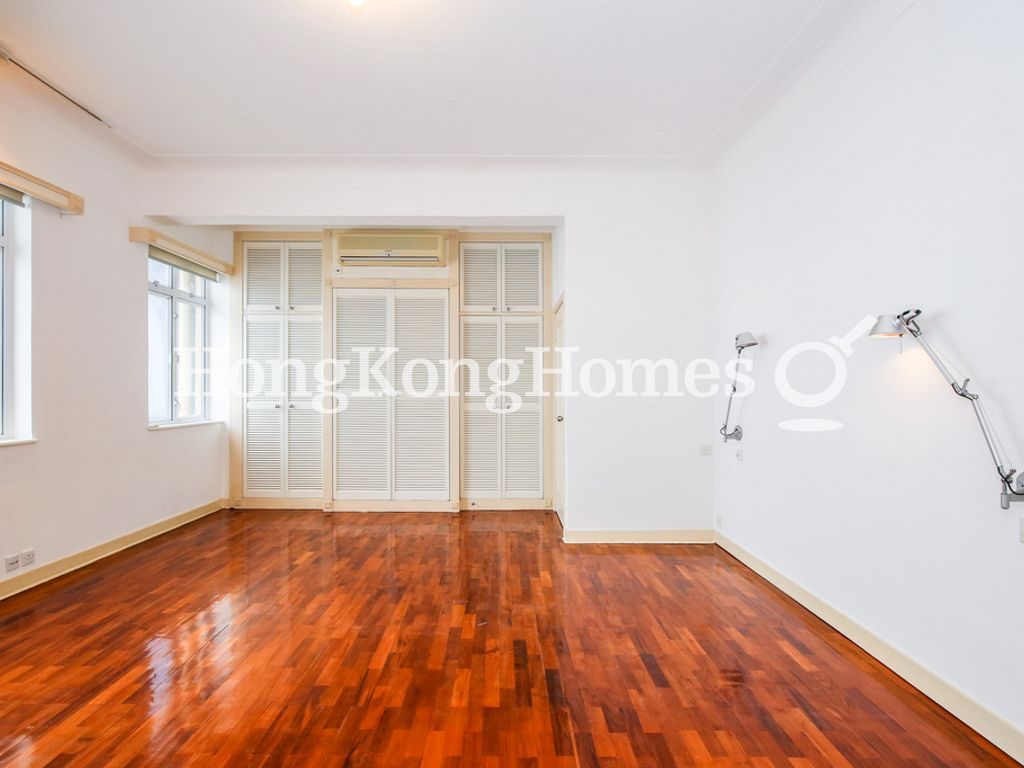Master Bedroom — La Hacienda - Apartment A, The Peak