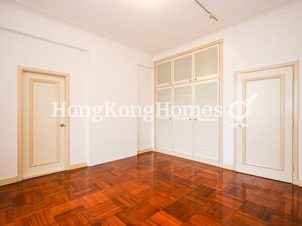 Second Ensuite Bedroom — La Hacienda - Apartment A, The Peak