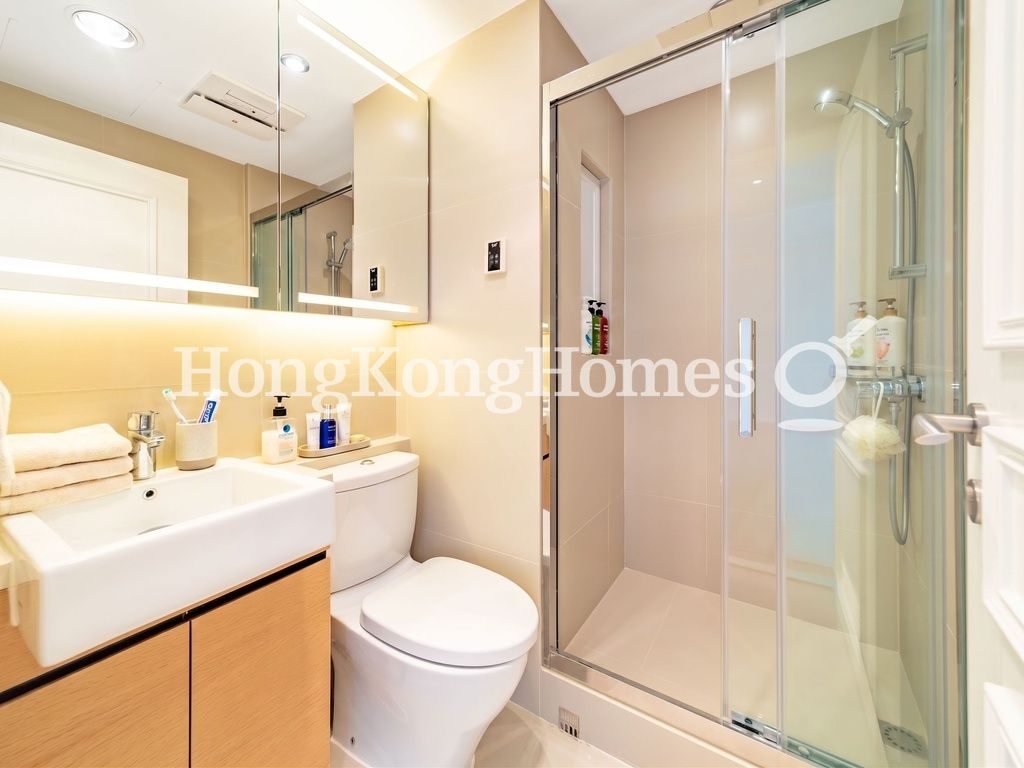 Guest Bathroom — Chung Tak Mansion, Mid-levels Central