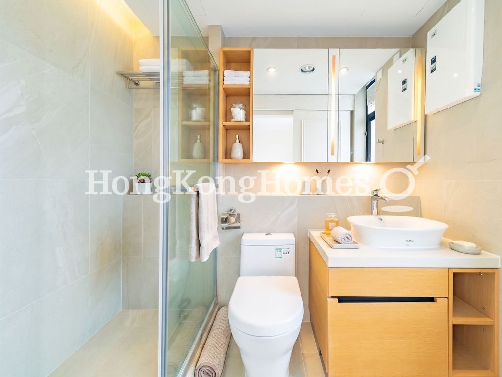 Third Ensuite Bathroom — Chung Tak Mansion, Mid-levels Central