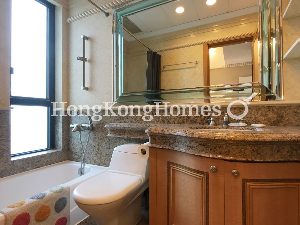 Second Ensuite Bathroom — The Leighton Hill - Block 05, Happy Valley