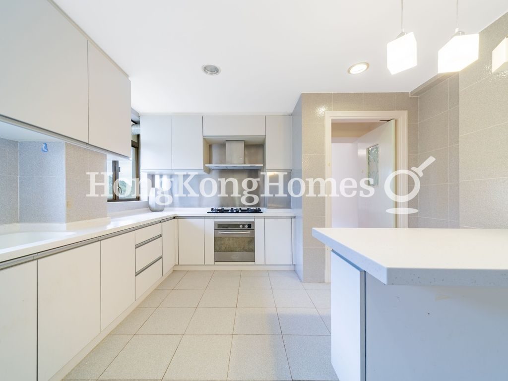 Kitchen — Eredine, The Peak