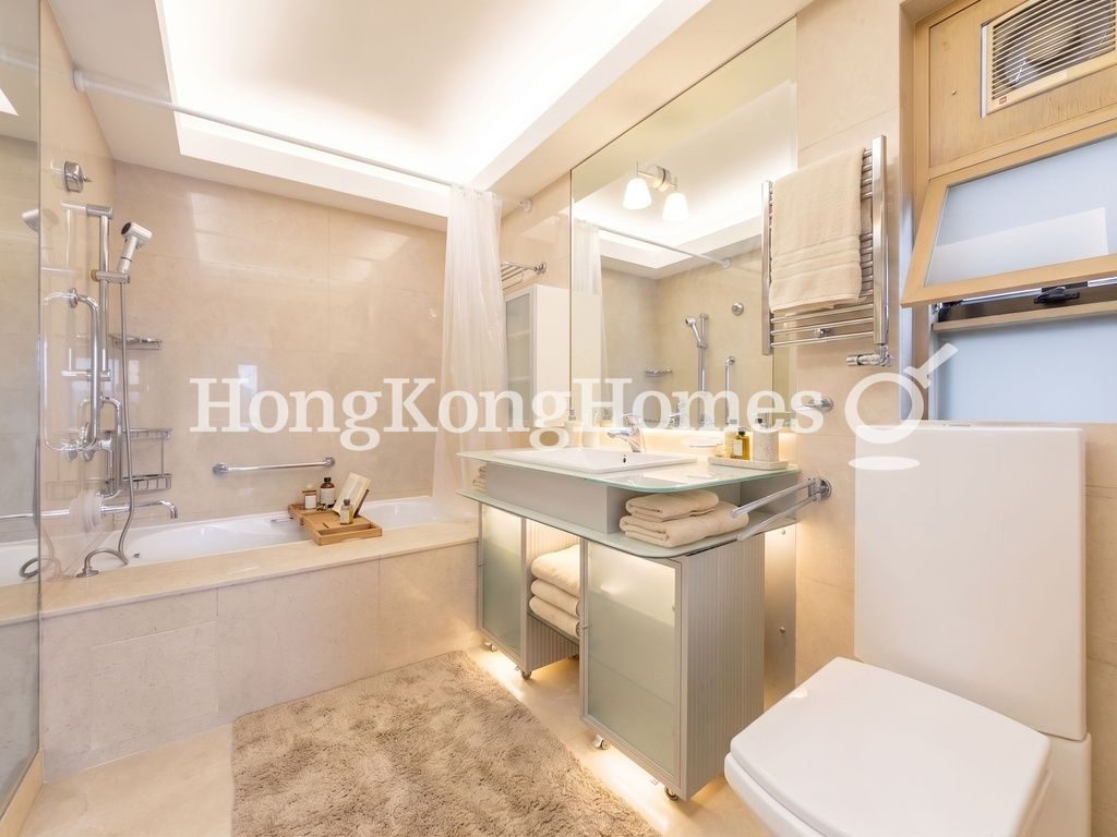 Master Bathroom — Garden Terrace 2, Mid-levels Central