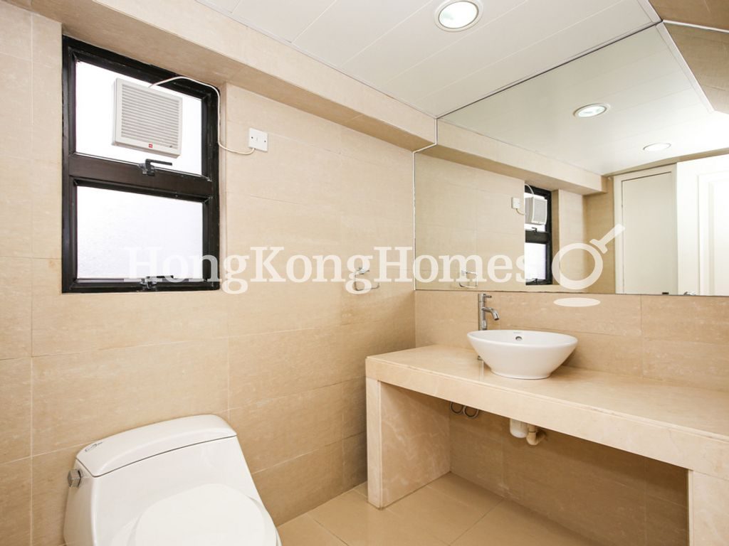 Guest Powder Room — The Royal Court, Mid-levels Central