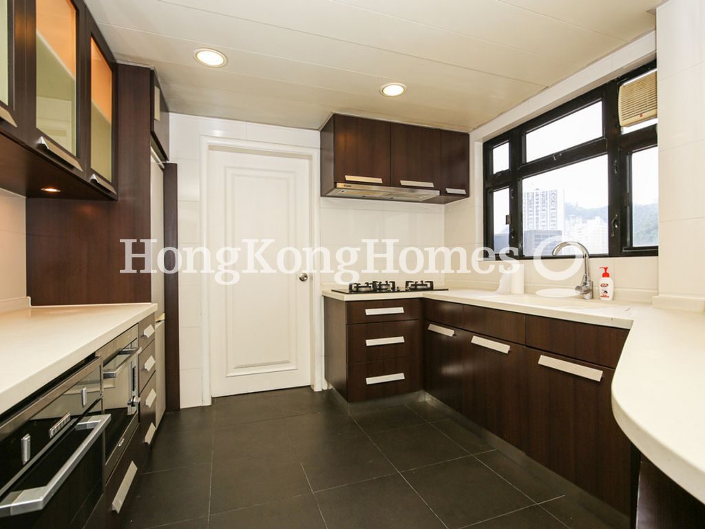 Kitchen — The Royal Court, Mid-levels Central