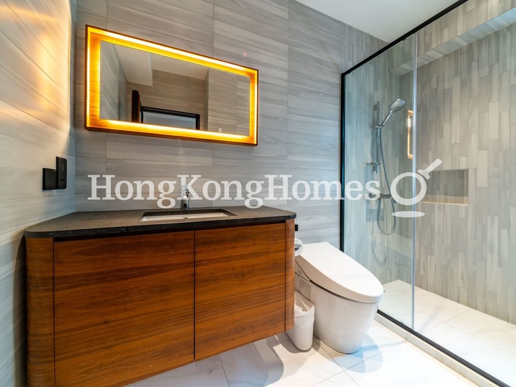Third Ensuite Bathroom — Belleview Place, Repulse Bay