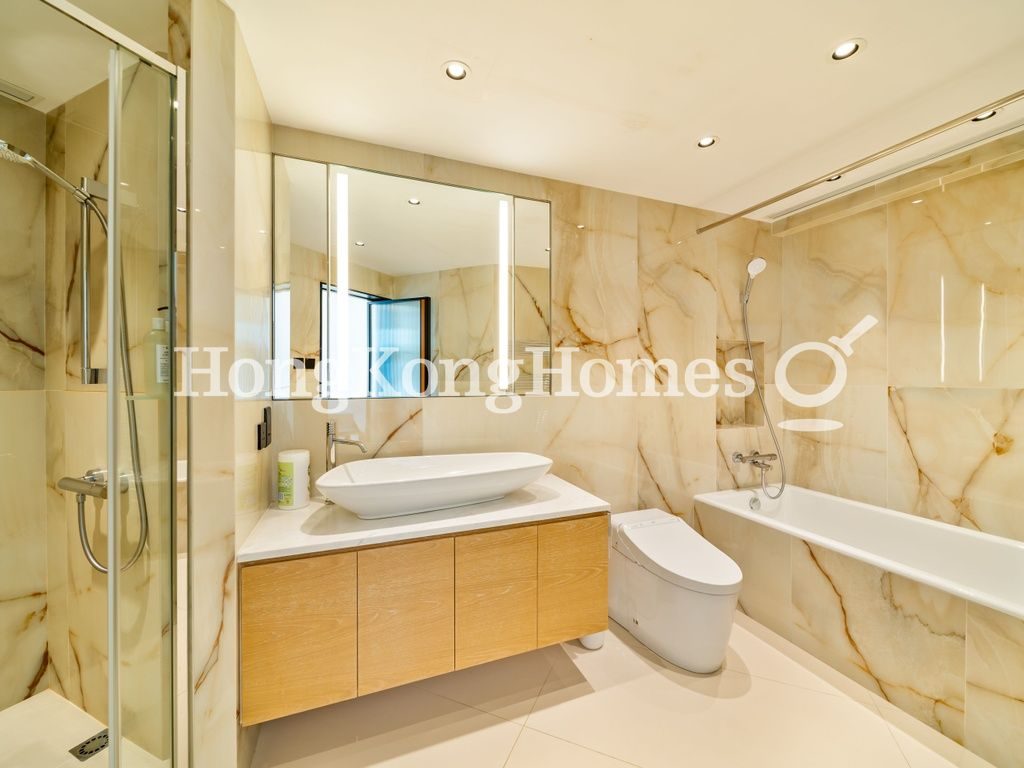 Master Bathroom — Belleview Place, Repulse Bay