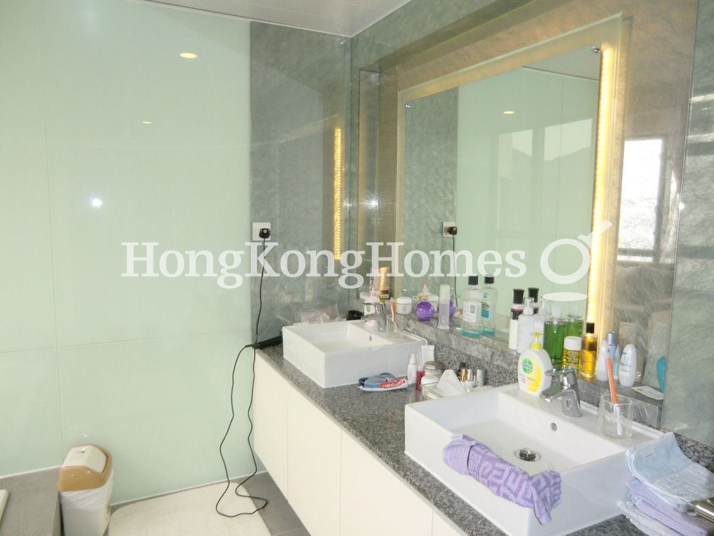 Master Bathroom — Pacific View - Block 04, Tai Tam