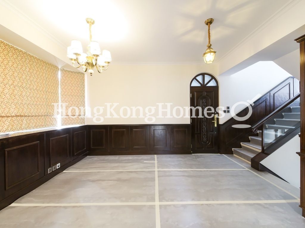 Family Room — Repulse Bay Heights, Repulse Bay