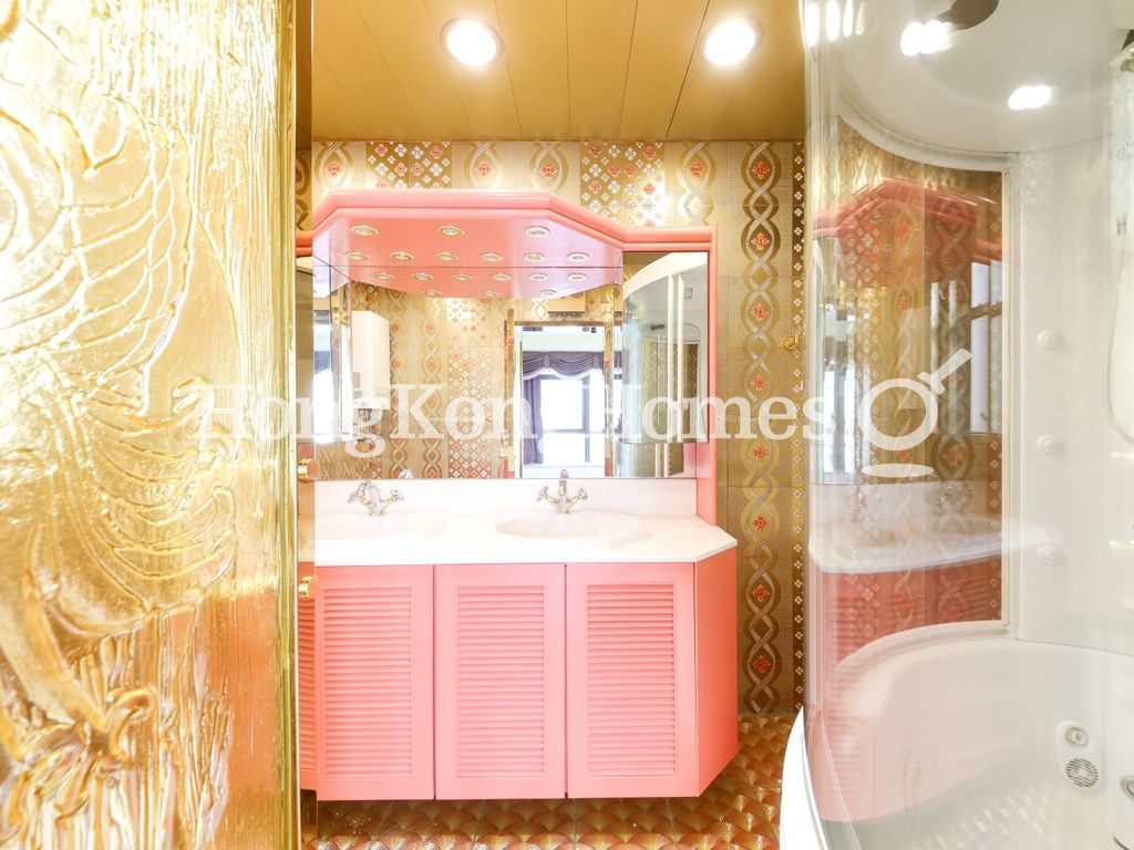 Master Bathroom — Repulse Bay Heights, Repulse Bay