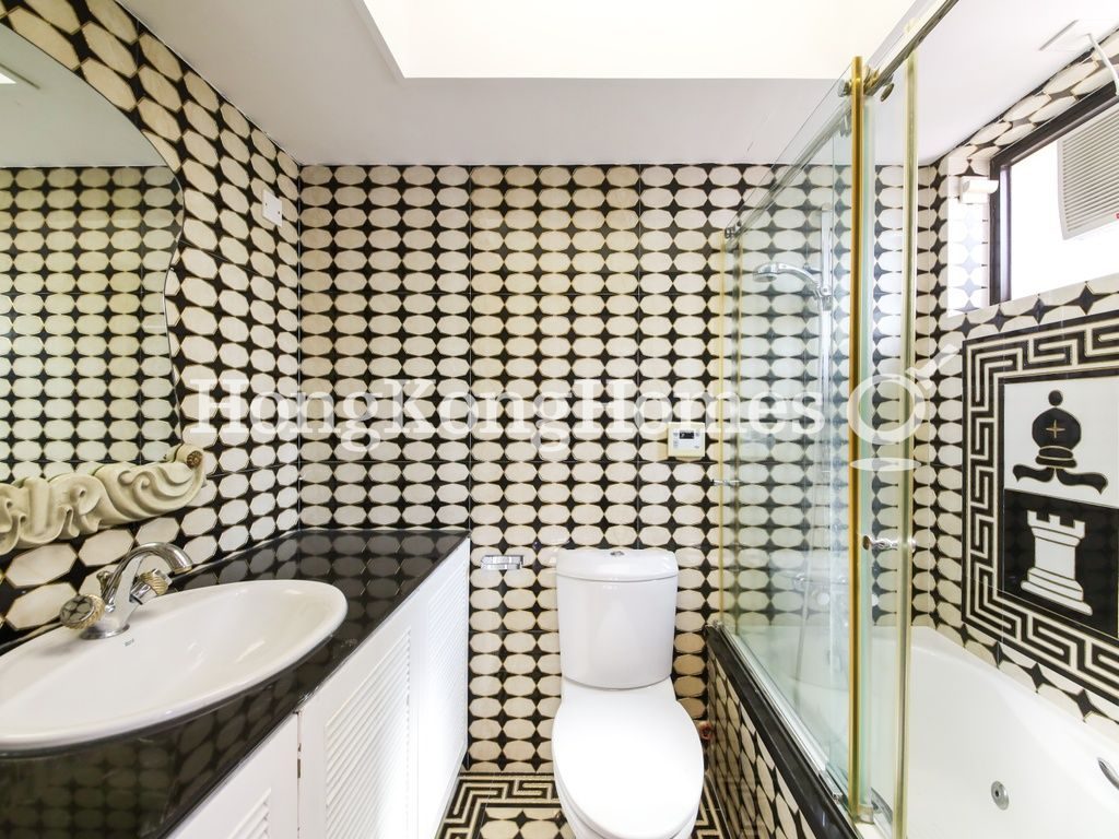 Second Ensuite Bathroom — Repulse Bay Heights, Repulse Bay