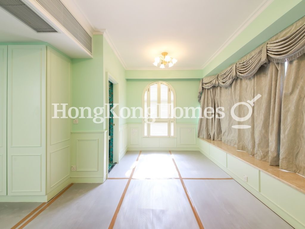 Third Ensuite Bedroom — Repulse Bay Heights, Repulse Bay