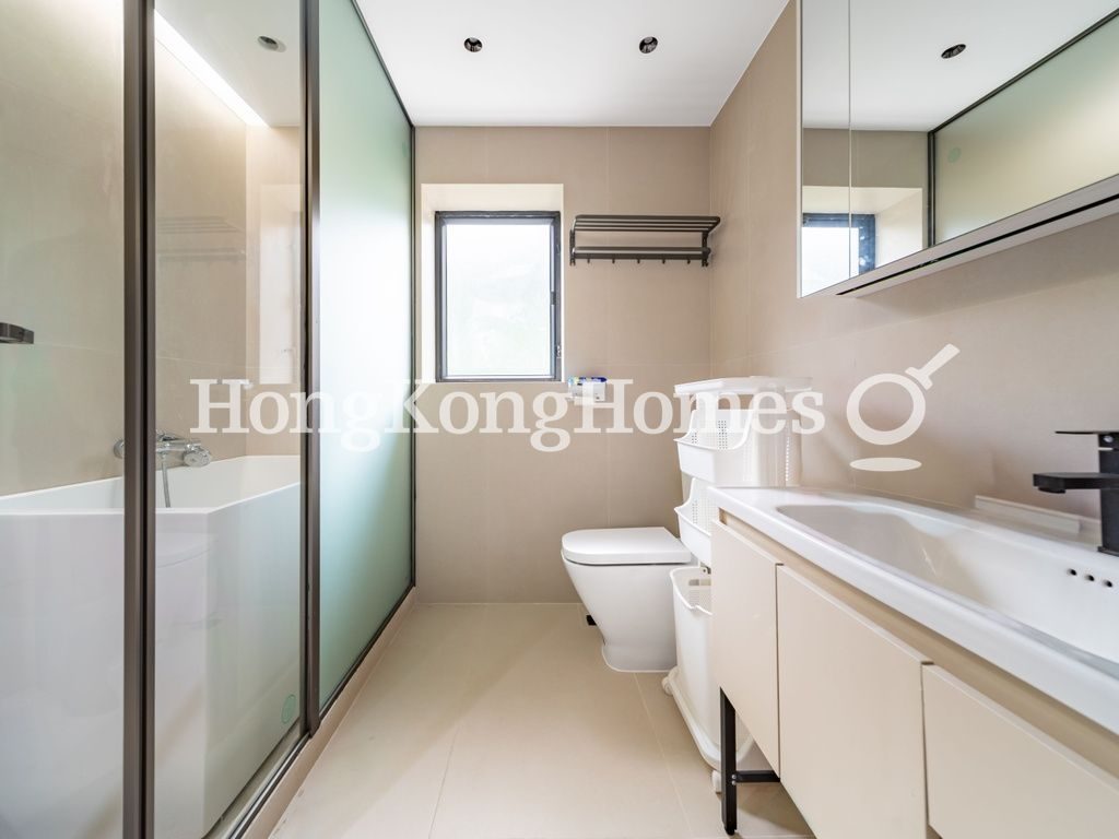 Master Bathroom — The Mayfair, Mid-levels Central