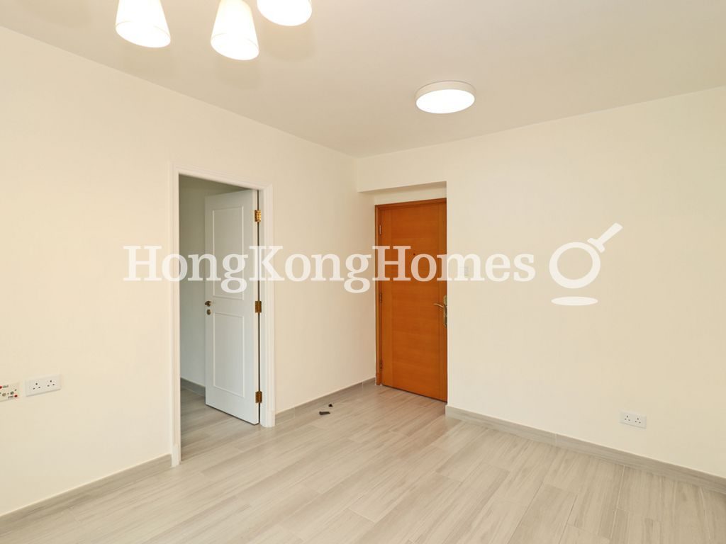 photo 3 — Queen's Terrace - Tower 01, Sheung Wan