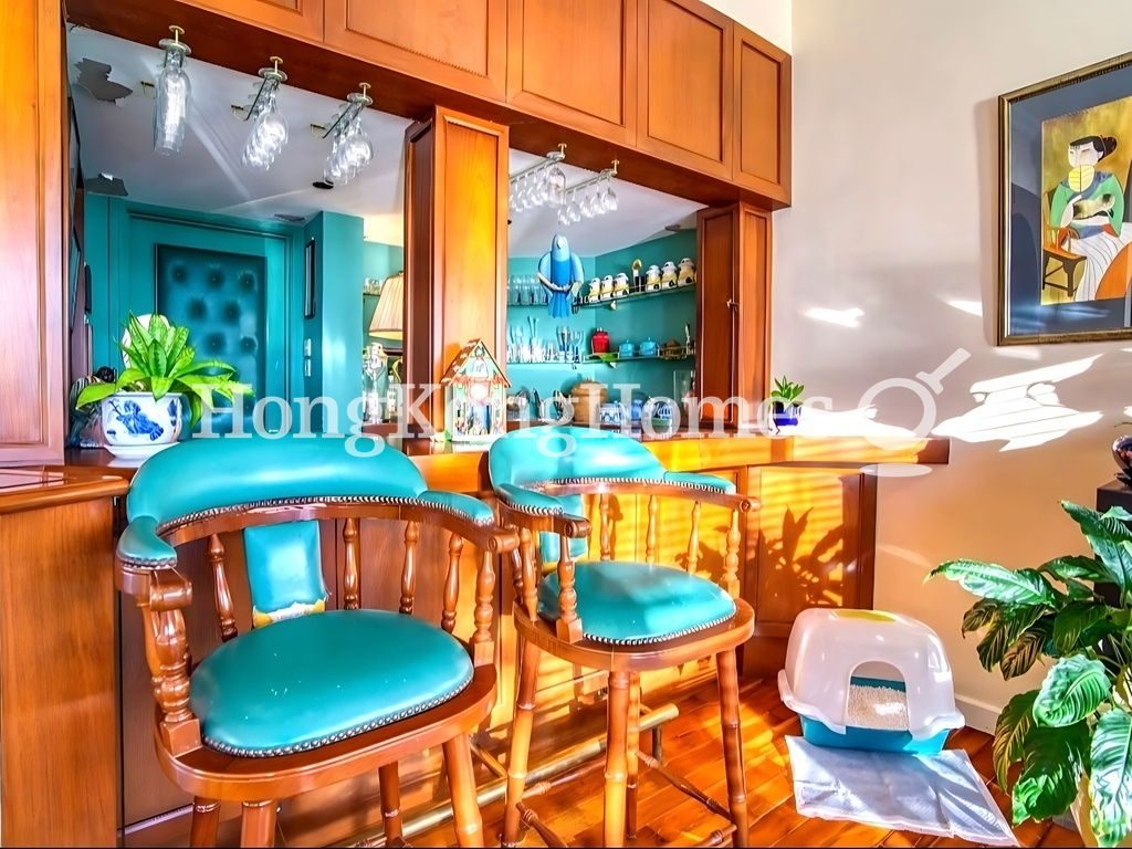 Bar Area in the Living Room — Coral Villas, Chung Hom Kok