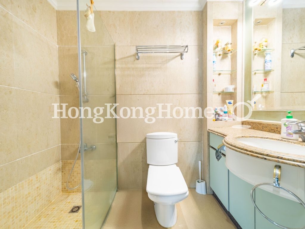 Guest Bathroom — Ellery Terrace, Ho Man Tin / Waterloo Road