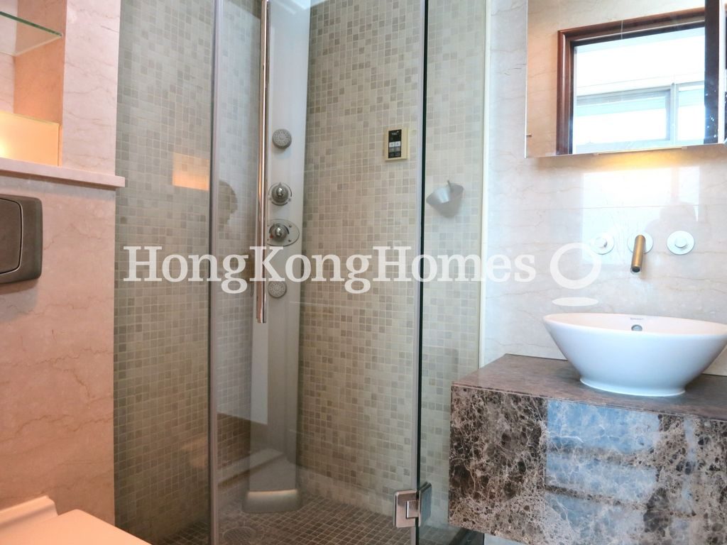 Guest Bathroom — Grosvenor Place, Repulse Bay