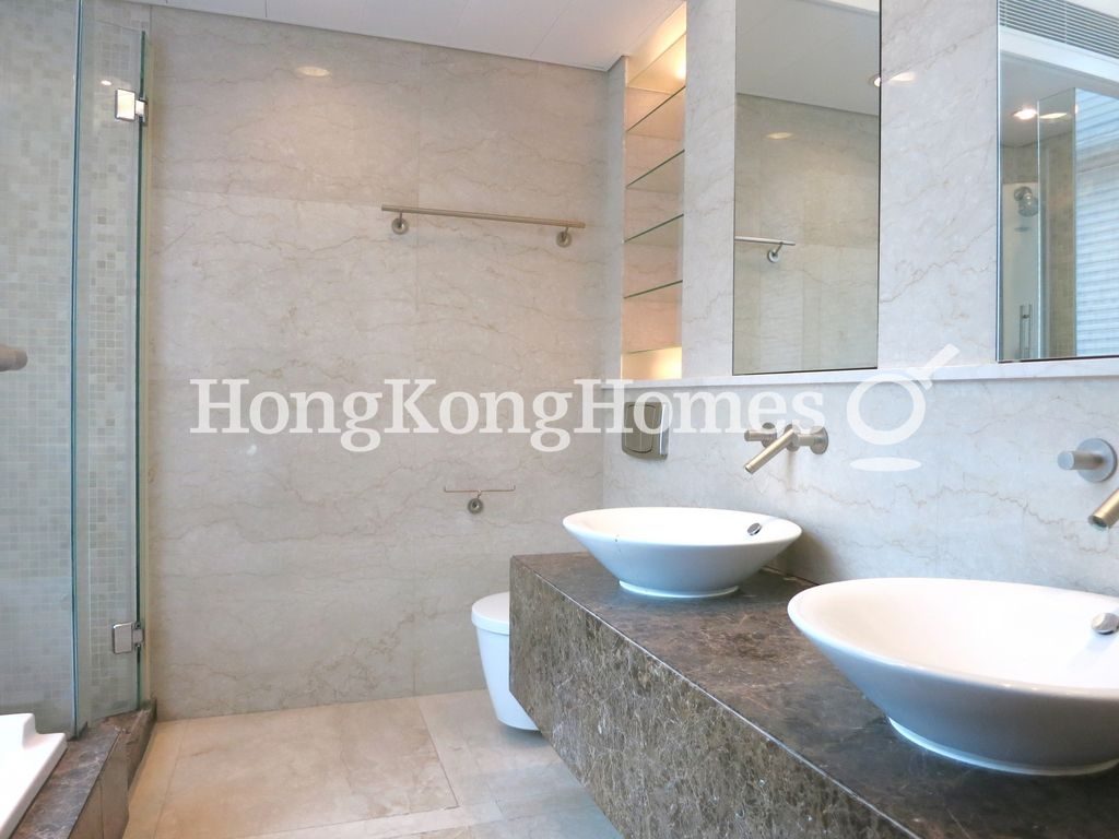Master Bathroom — Grosvenor Place, Repulse Bay