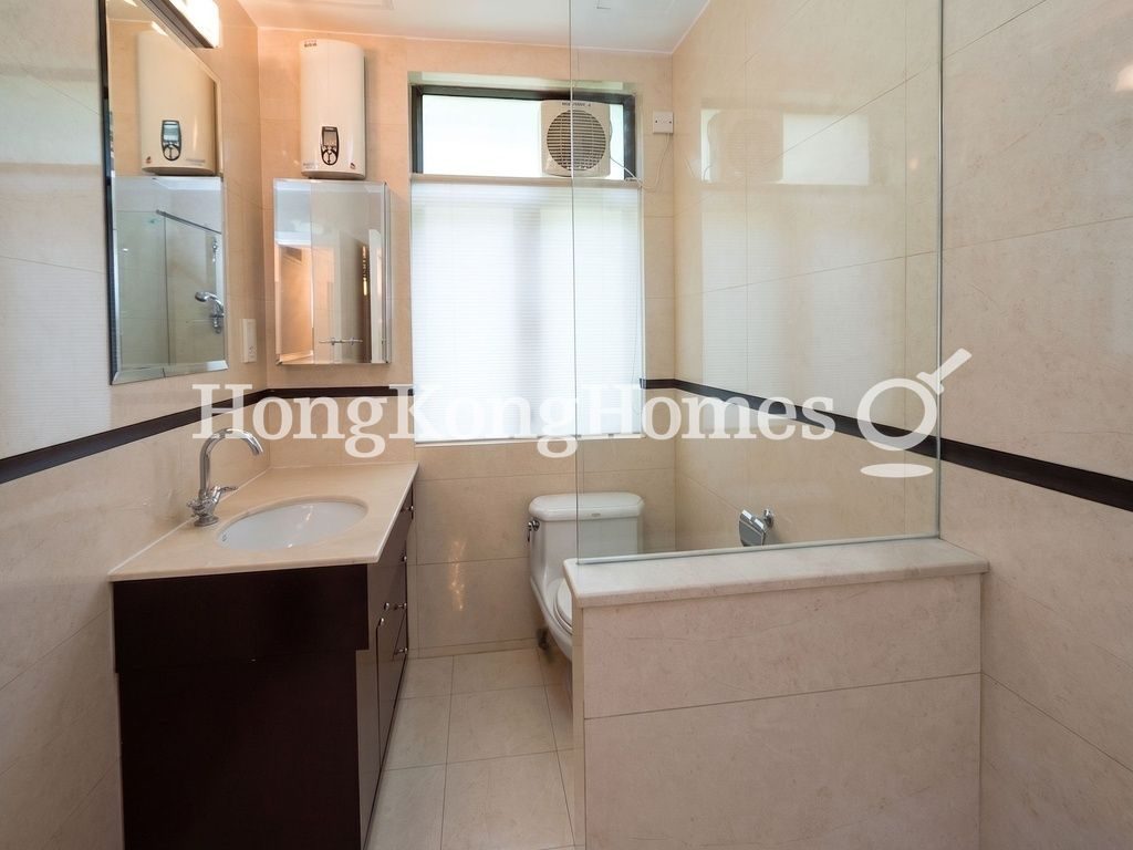 Guest Bathroom — Grenville House, Mid-levels Central