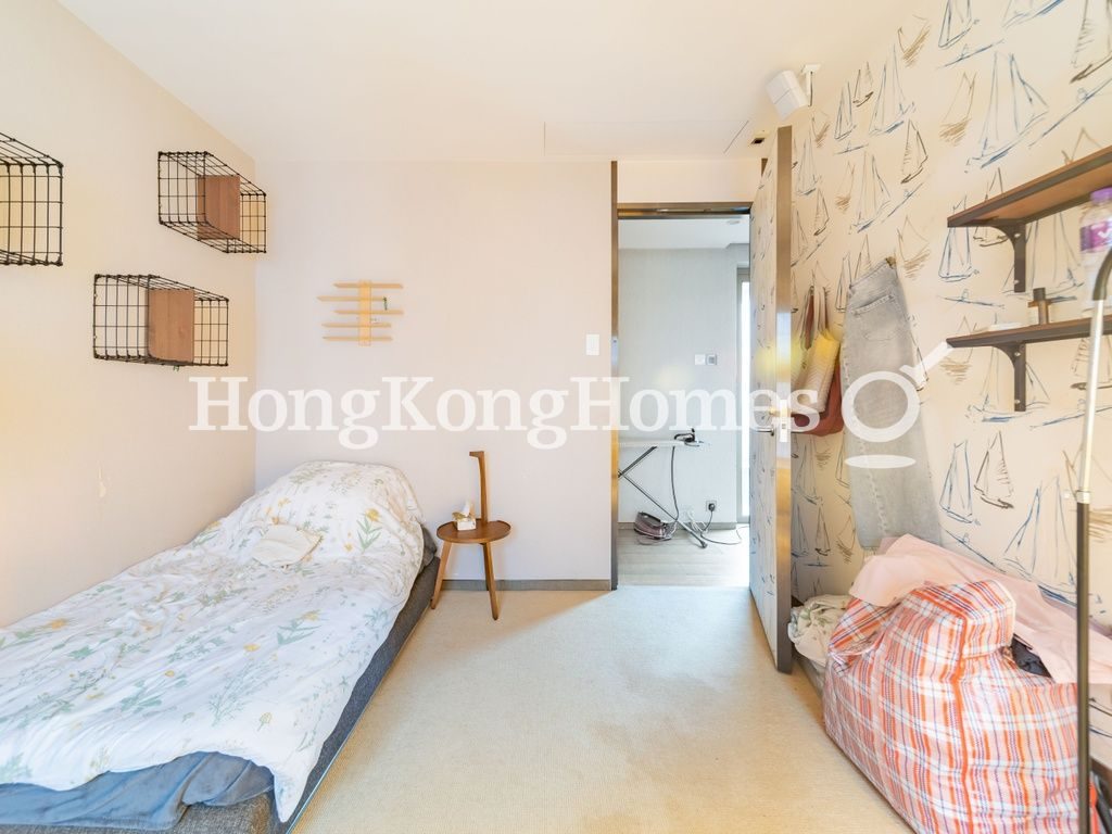 Third Ensuite Bedroom — Regal Crest, Mid-levels West