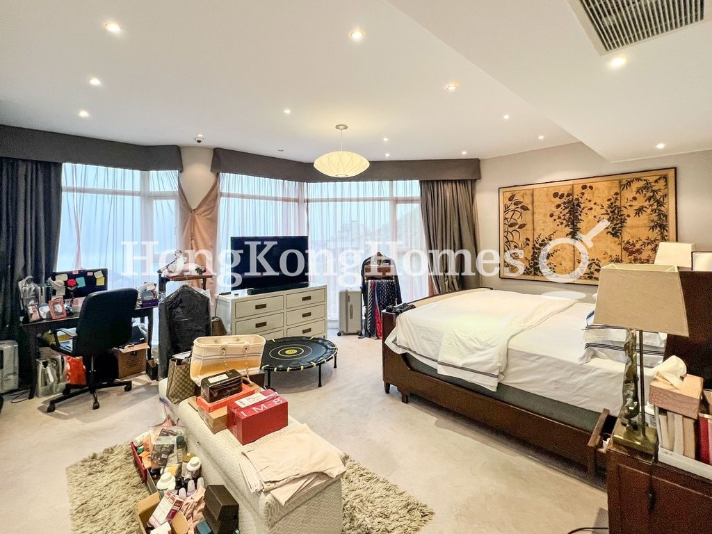 Master Bedroom — La Hacienda - Lower Townhouse, The Peak
