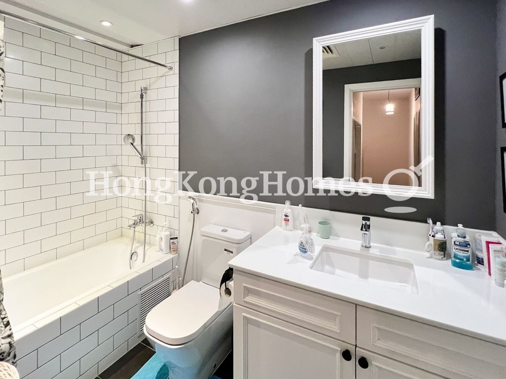 Master Bathroom — La Hacienda - Lower Townhouse, The Peak