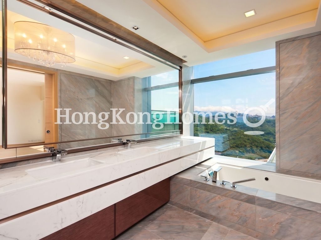 Master Bathroom — Larvotto - Block 2, Ap Lei Chau