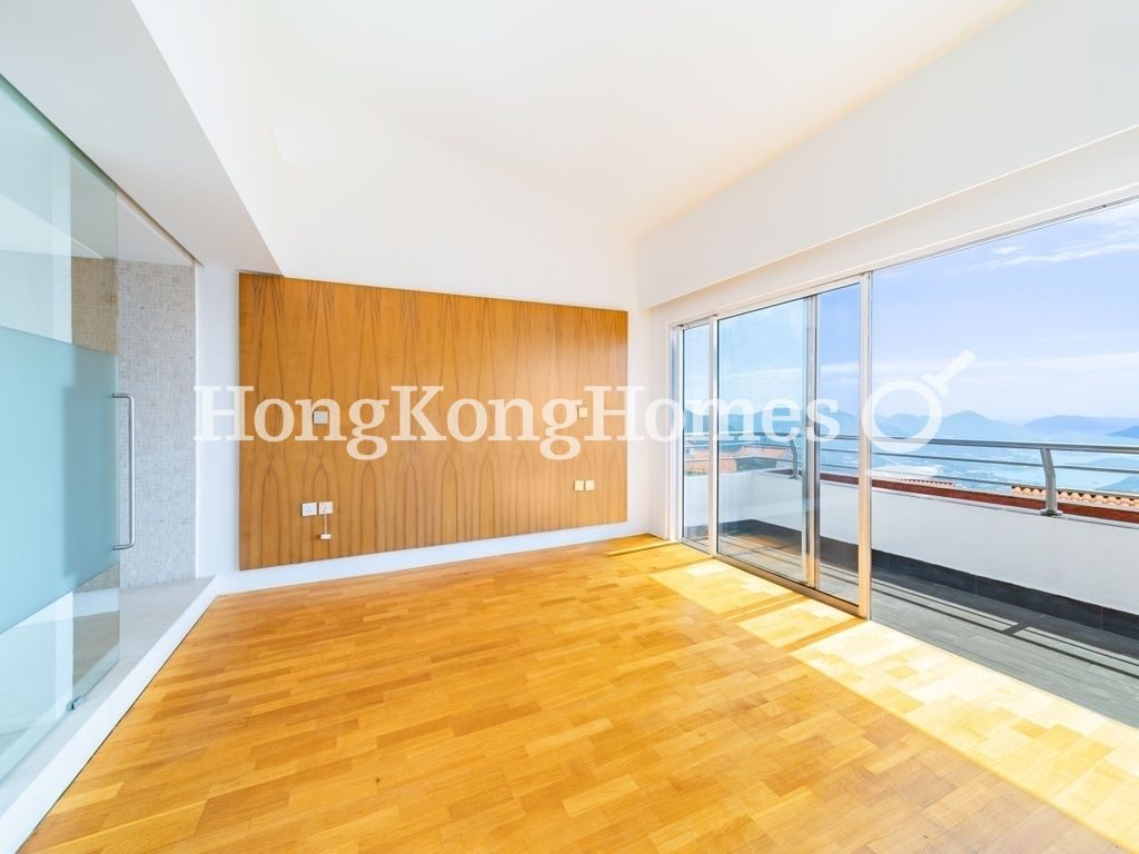 Master Bedroom — Orient Crest, The Peak