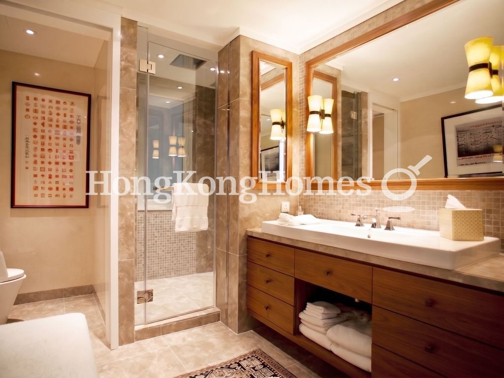 Second Ensuite Bathroom — Grenville House, Mid-levels Central
