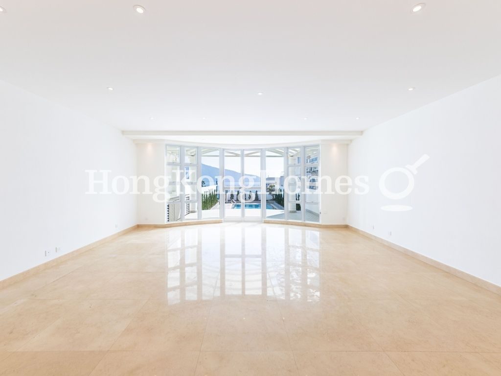 Living and Dining Room — Stanley Breeze, Stanley