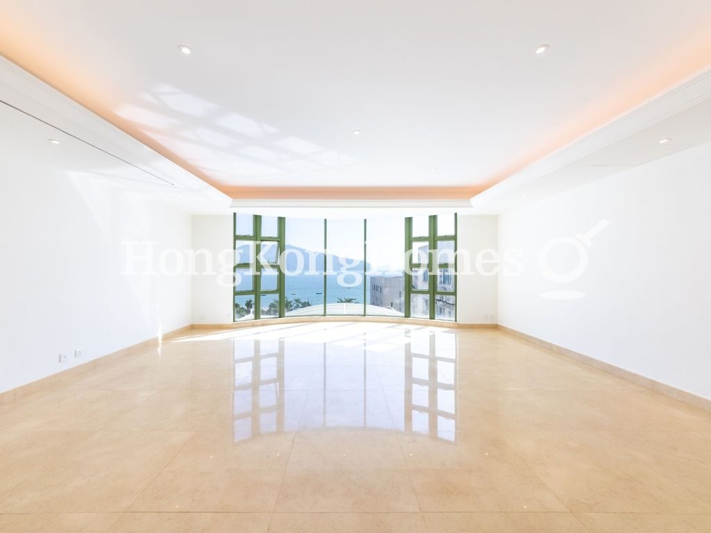 Family Room — Stanley Breeze, Stanley