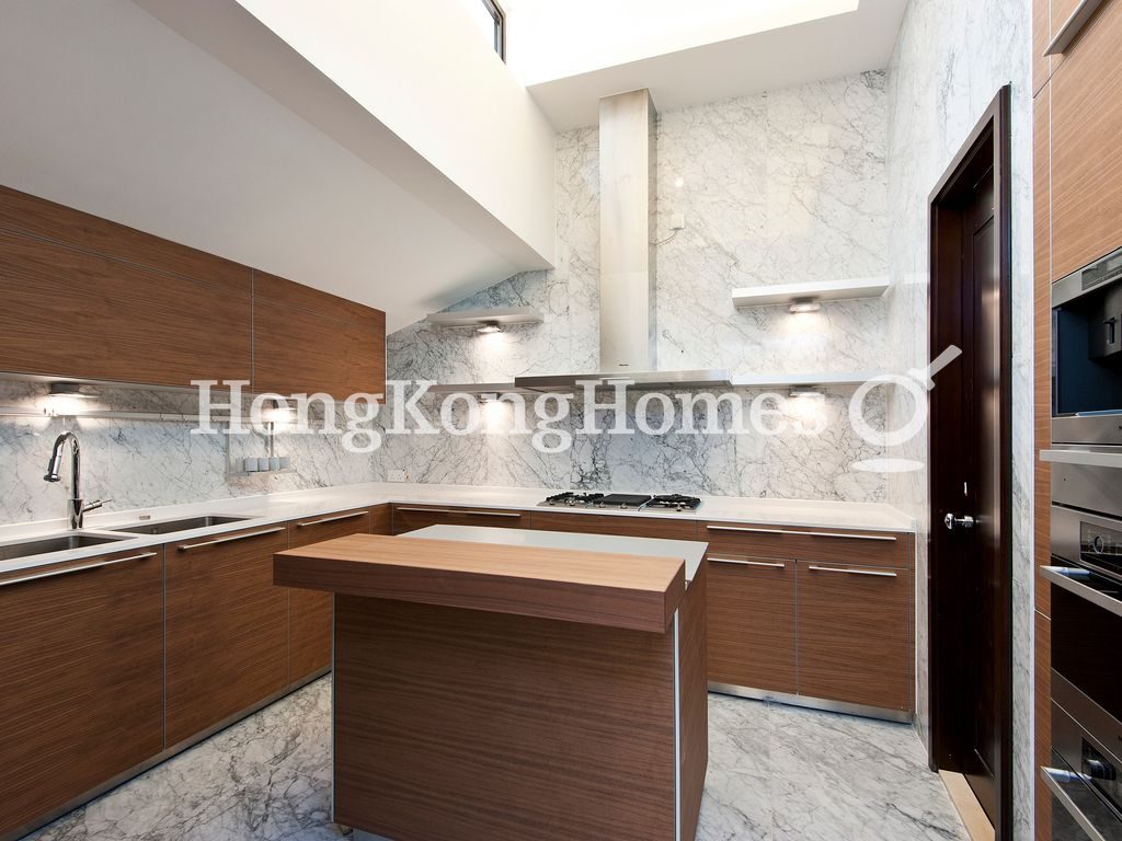 Kitchen — Strawberry Hill, The Peak