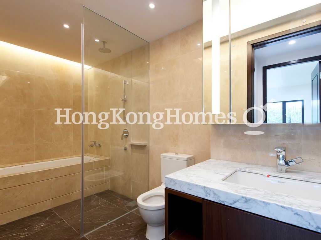Guest Bathroom — Strawberry Hill, The Peak