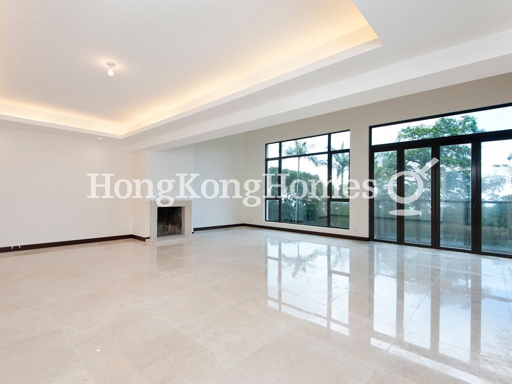 Living Room — Strawberry Hill, The Peak