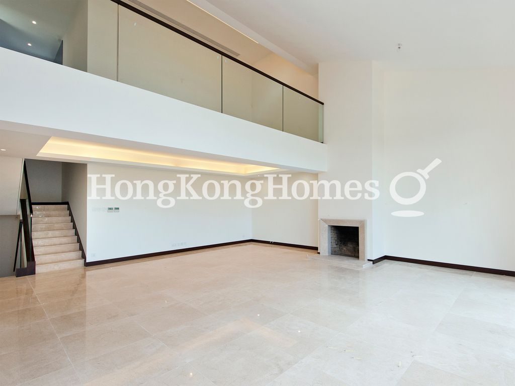Living Room — Strawberry Hill, The Peak