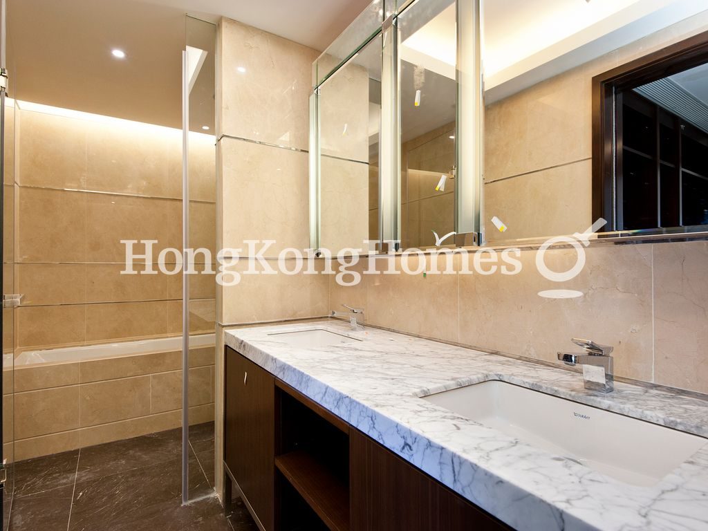 Master Bathroom — Strawberry Hill, The Peak