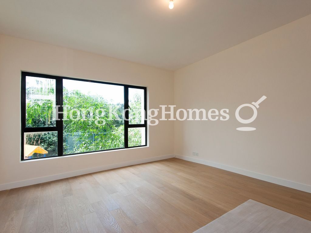 Third Bedroom — Strawberry Hill, The Peak