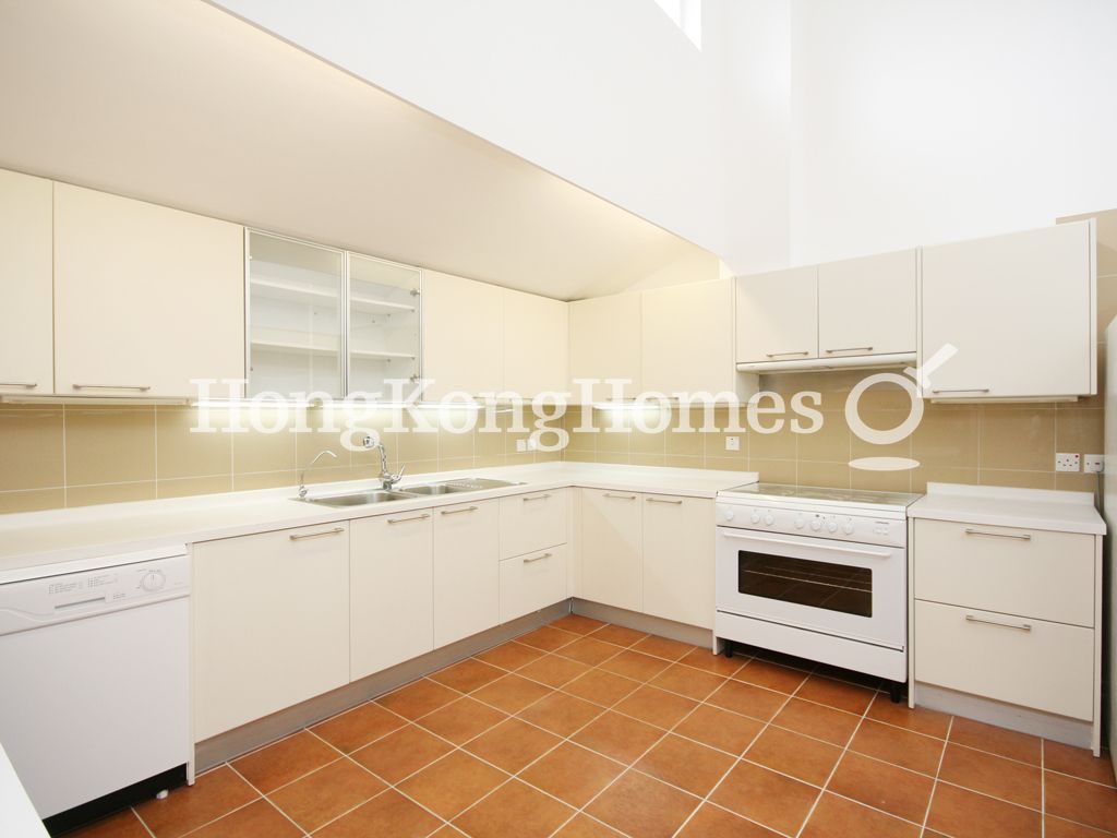 Kitchen — Strawberry Hill, The Peak