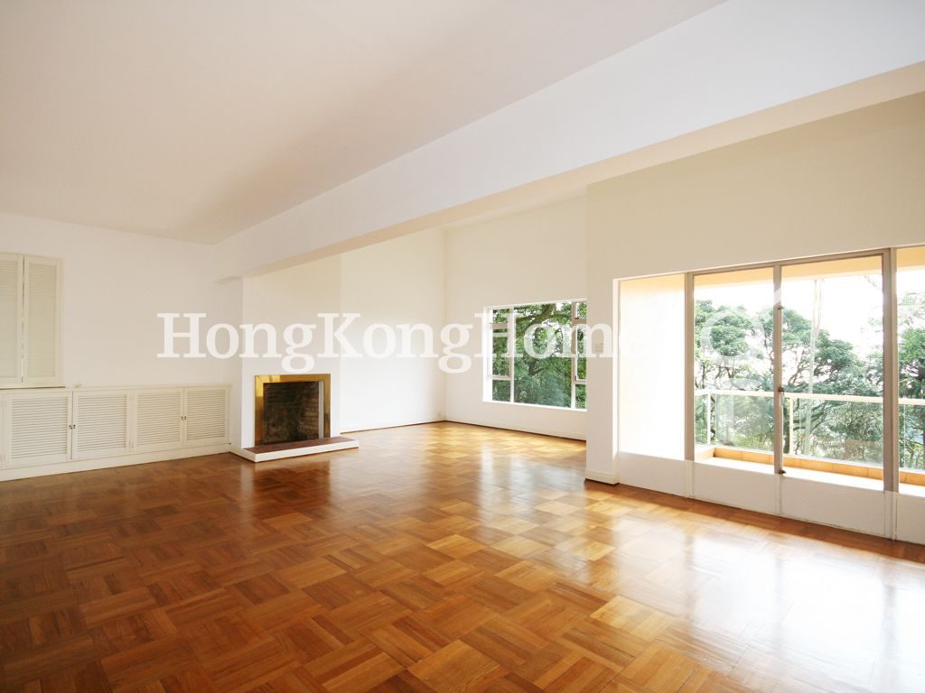 Living Room & Family Room — Strawberry Hill, The Peak