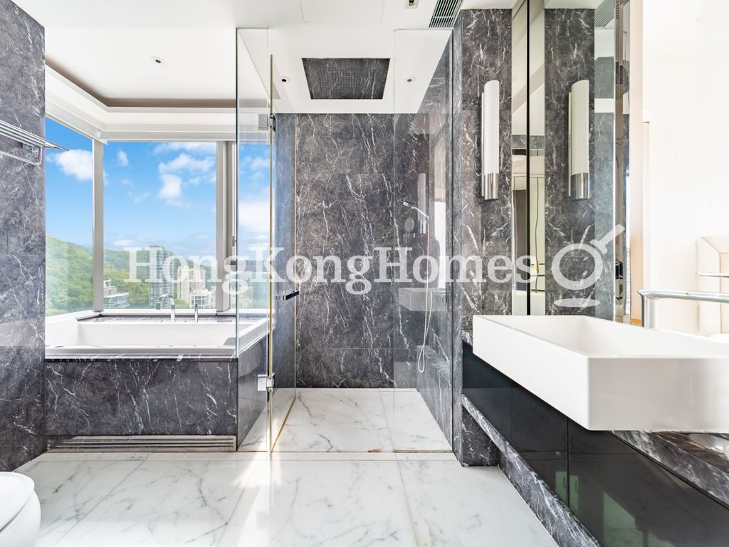 Master Bathroom — Conduit Road, 39, Mid-levels West