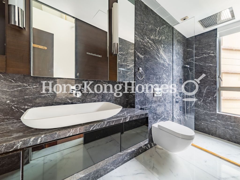 Second Ensuite Bathroom — Conduit Road, 39, Mid-levels West