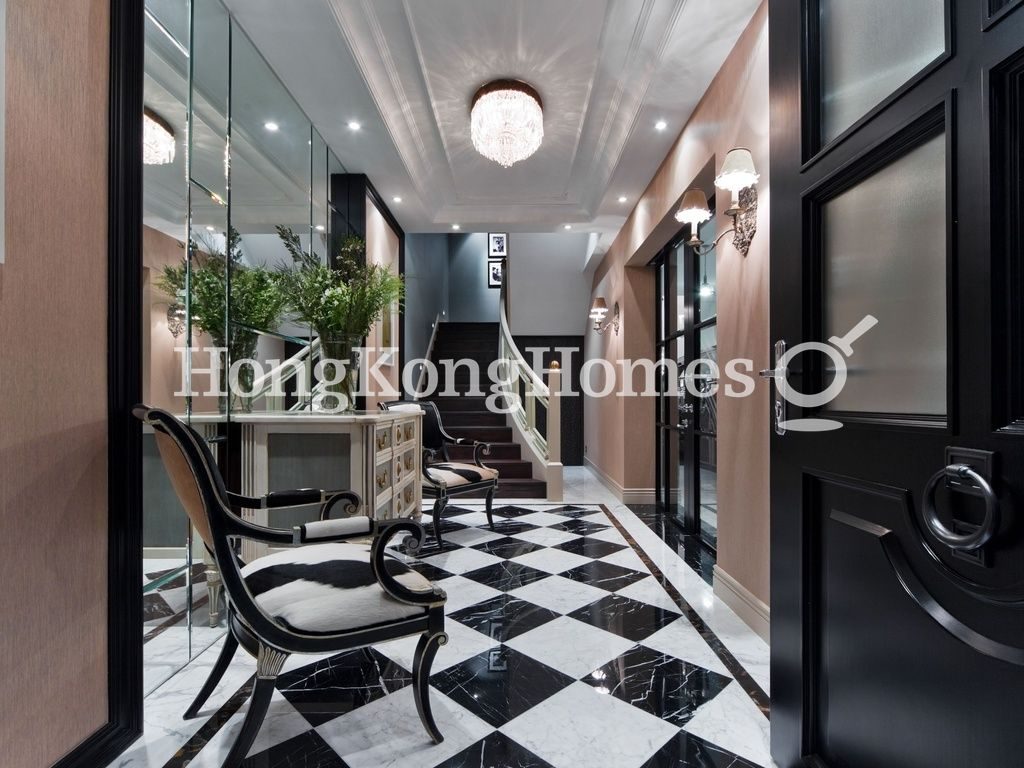 Consort Rise, 17
