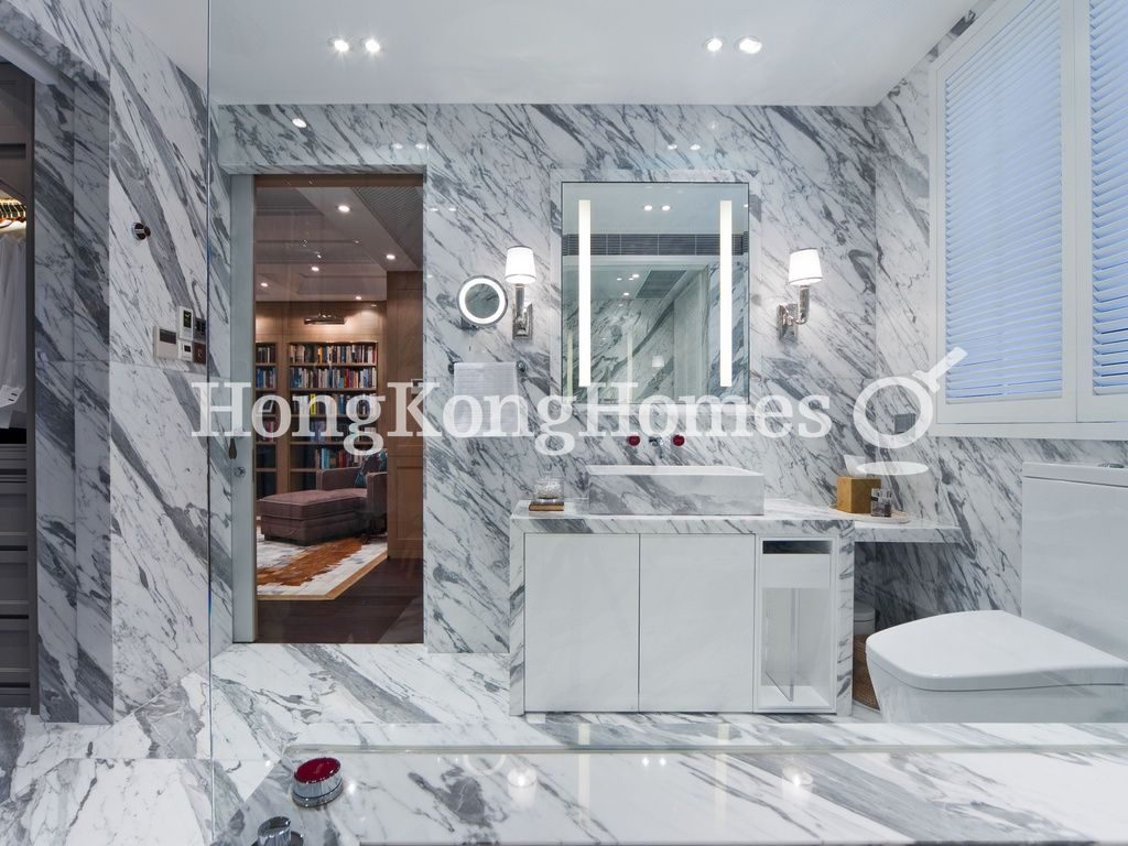 Master Bathroom & Walk-in Closet — Consort Rise, 17, Pokfulam