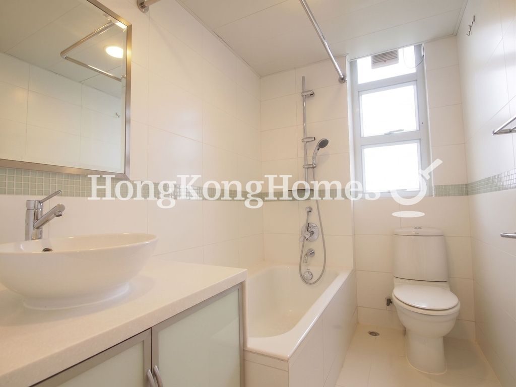 Guest Bathroom — Celestial Garden, Repulse Bay