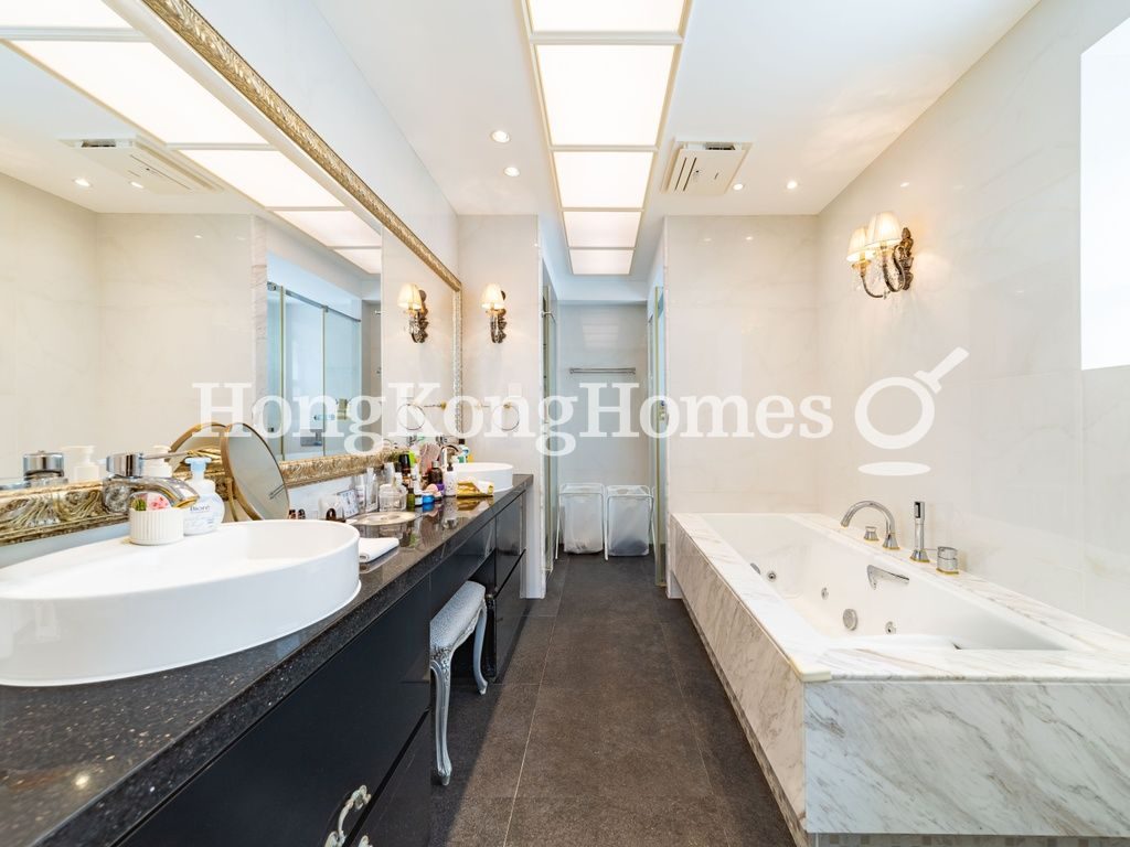 Master Bathroom — Manderly Garden, Deep Water Bay